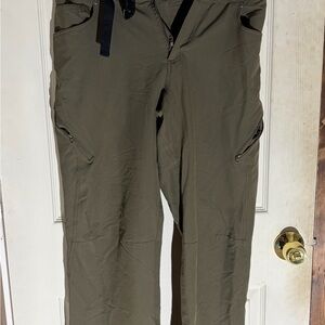 Eastern Mountain Sports Men's Olive Cargo Pants